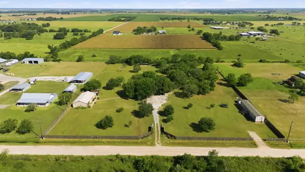 9318 E Creek Bend Drive, Needville, TX 77461