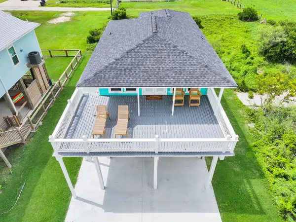 159 Ocean View Drive, Crystal Beach, TX 77650