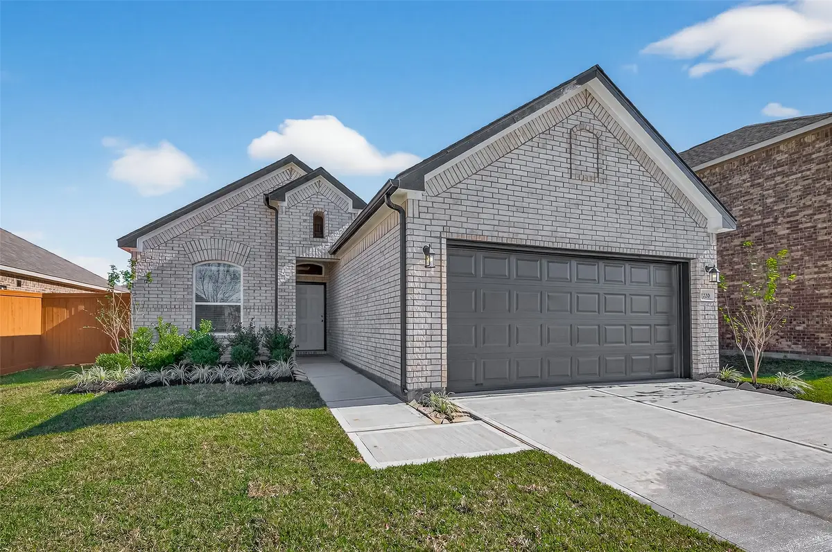 2220 Manila Lane, Texas City, TX 77568 - Image #1