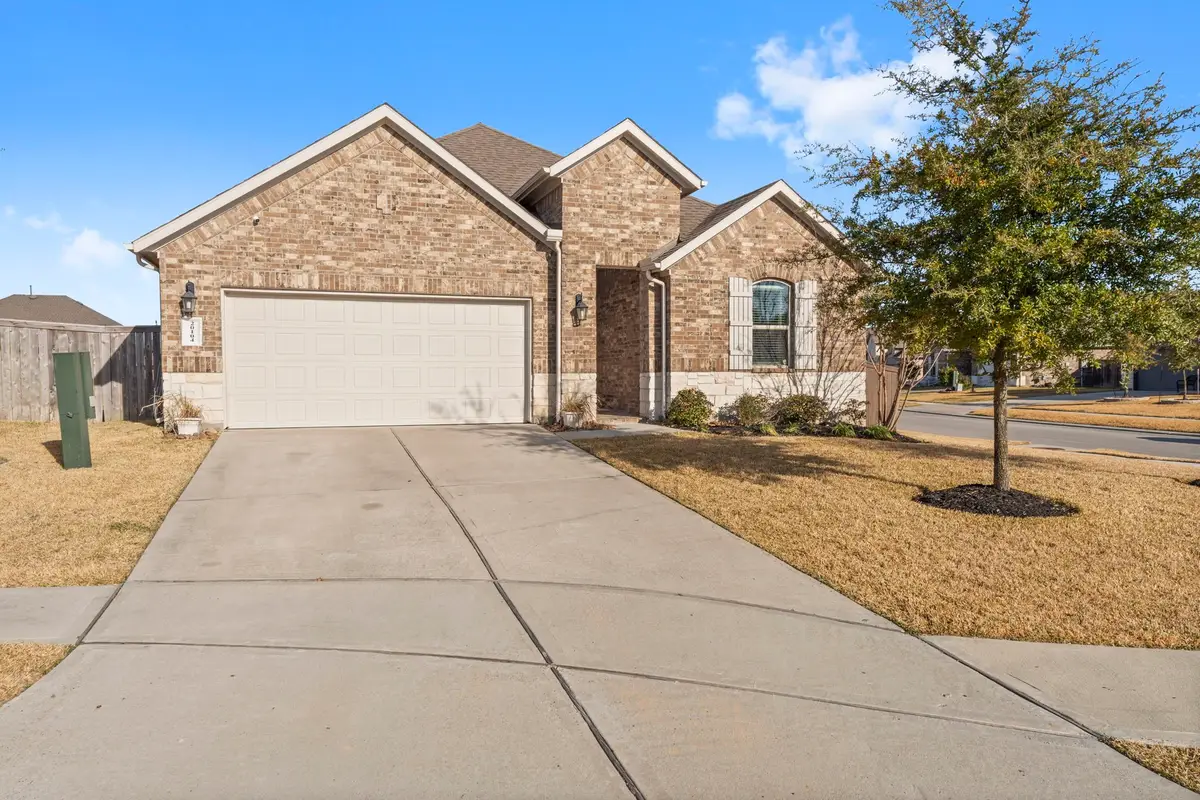 20104 Crystal Falls Court, Montgomery, TX 77316 - Image #1