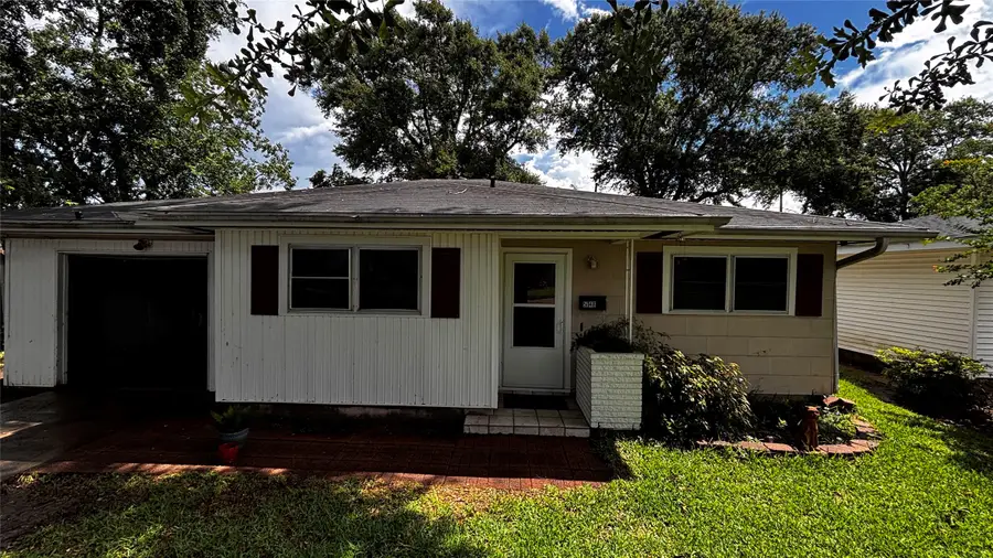5148 Foster Avenue, Groves, TX 77619 - #2