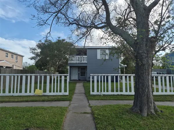 1135 5th Ave N, Texas City, TX 77590