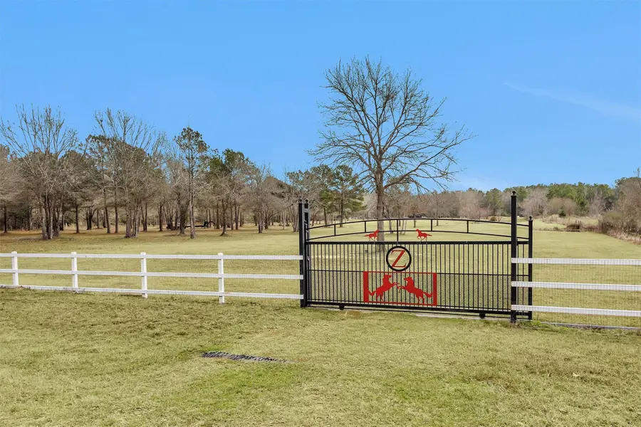 4350 N Duck Creek Road, Cleveland, TX 77328 - #3