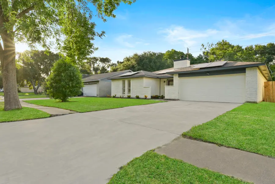 2322 Aprilmont Drive, Sugar Land, TX 77498 - #3