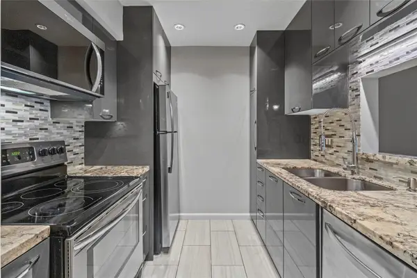 4627 Wild Indigo Street #604, Houston, TX 77027