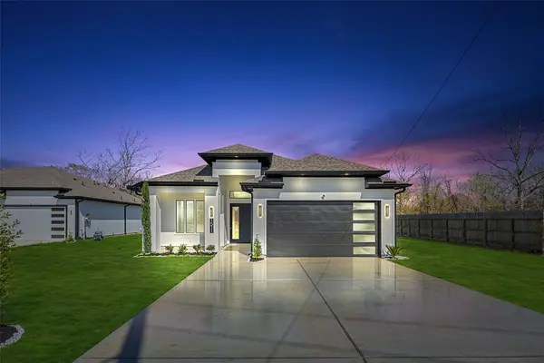 1511 Waco St, Dayton, TX 77535