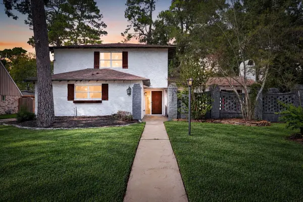 206 W North Hill Drive, Spring, TX 77388