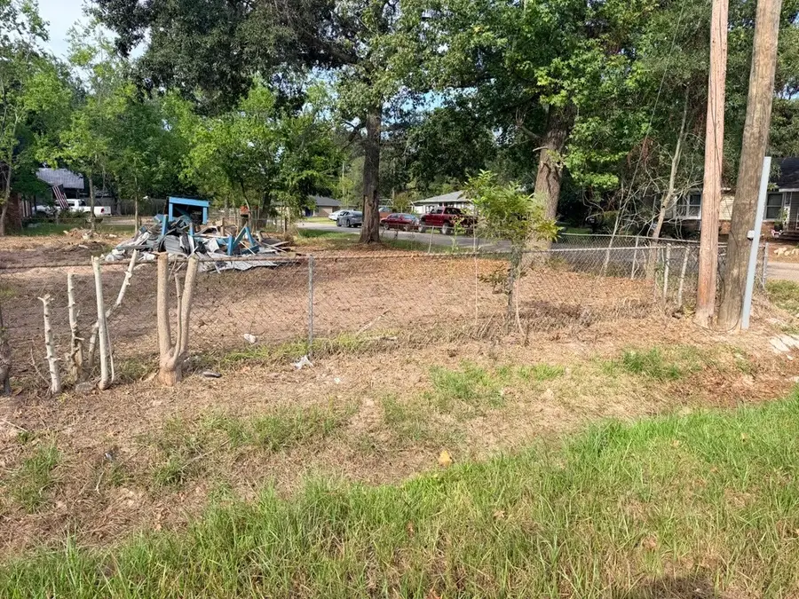 611 E Dallas Street, Cleveland, TX 77327 - #2