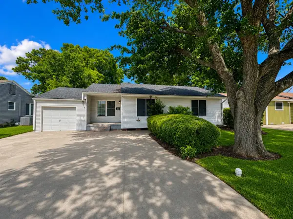 3110 Boyd Avenue, Groves, TX 77619
