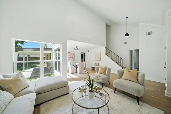 10015 Crescent Moon Drive, Houston, TX 77064