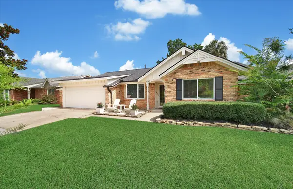 1042 Chamboard Lane, Houston, TX 77018