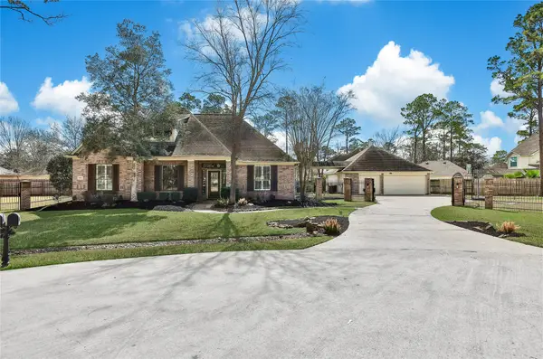 1002 Acorn Court, Friendswood, TX 77546