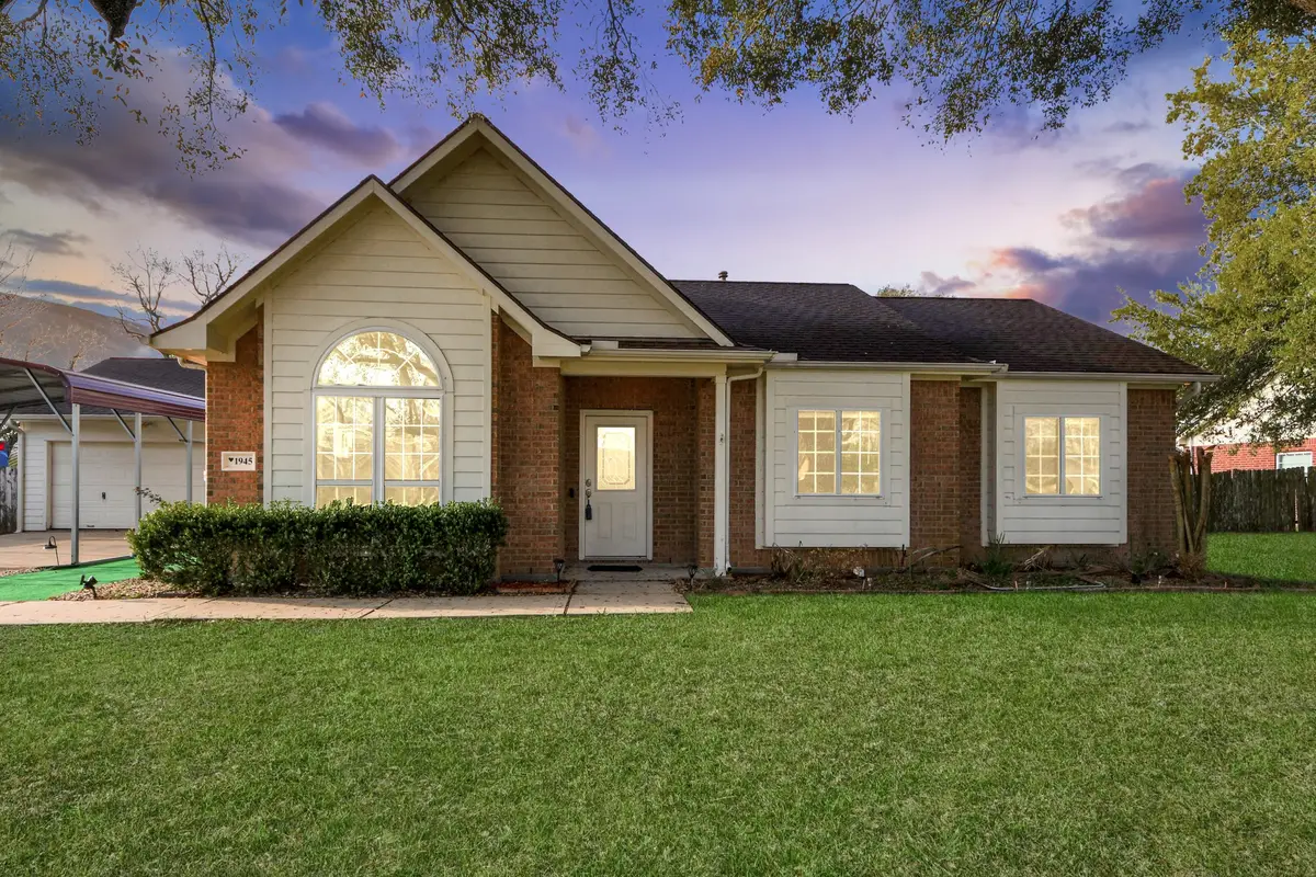 1945 Dorothy Lane, Sealy, TX 77474 - #1