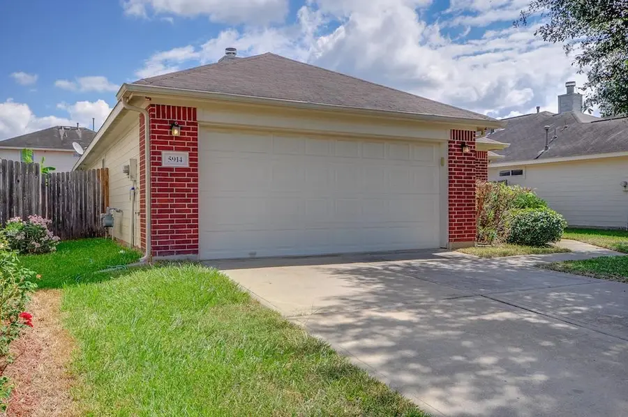 5914 Shining Leaf Court, Katy, TX 77449 - Image #2
