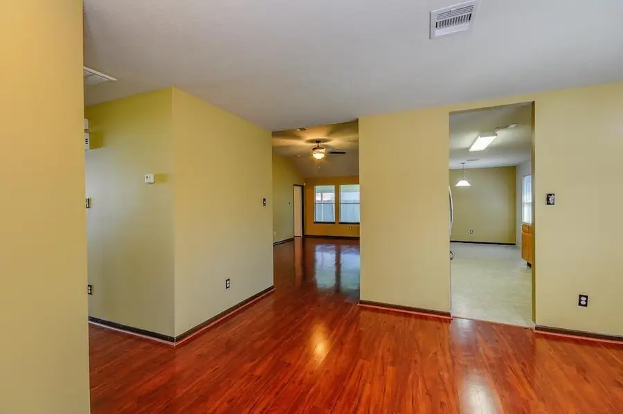 5914 Shining Leaf Court, Katy, TX 77449 - Image #3