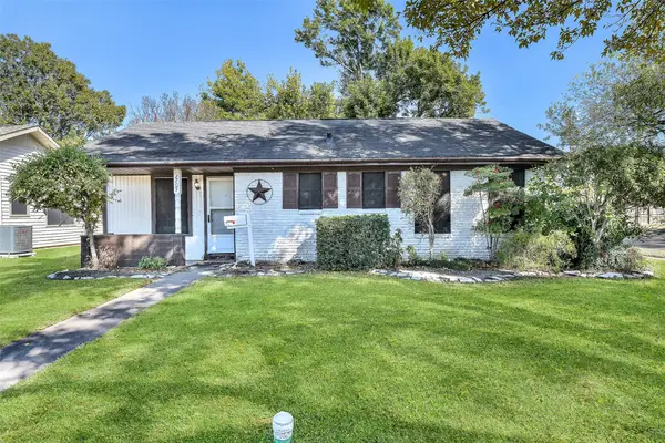 2709 Hearne Drive, Pasadena, TX 77502