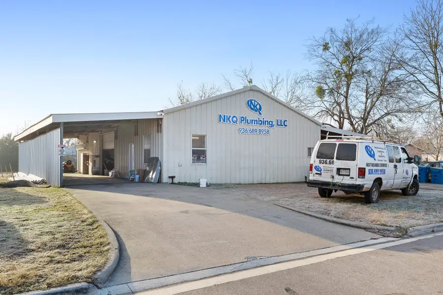 217 W Hill St, Navasota, TX 77868 - #2