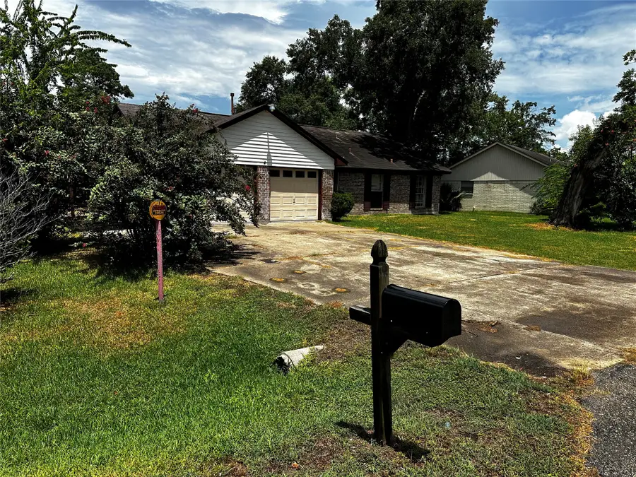 205 Honeysuckle Drive, Baytown, TX 77520 - #2