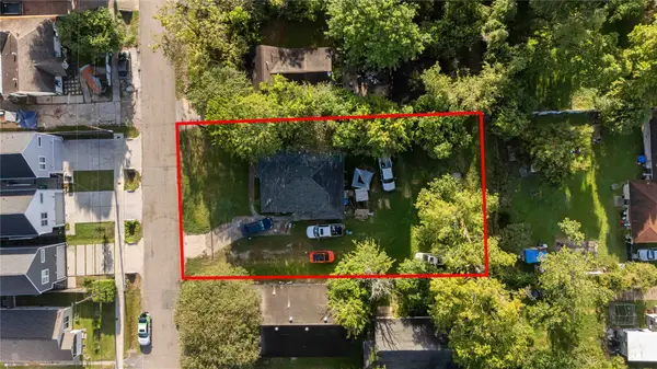 504 Neyland Street, Houston, TX 77022