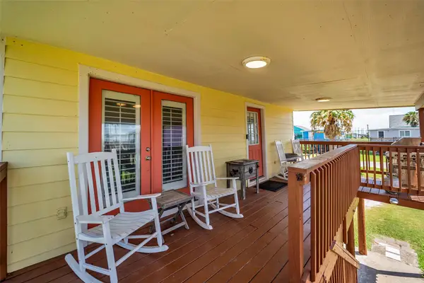 411 Olive Street, Surfside Beach, TX 77541
