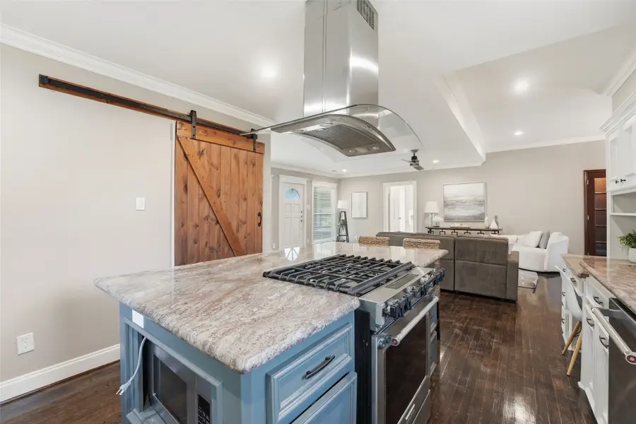 1008 Lawndale Avenue, Brenham, TX 77833 - #2