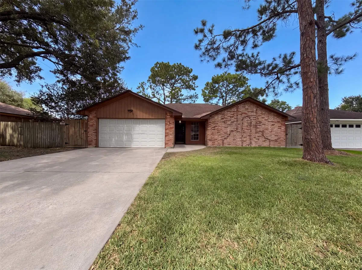 8 Sunnybrook Street, Angleton, TX 77515 - #1
