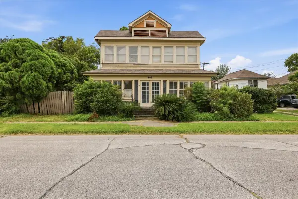 605 3rd Street, Orange, TX 77630