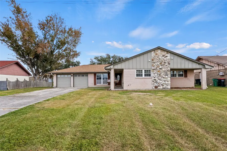 214 Yaupon Drive, Baytown, TX 77520 - Image #2