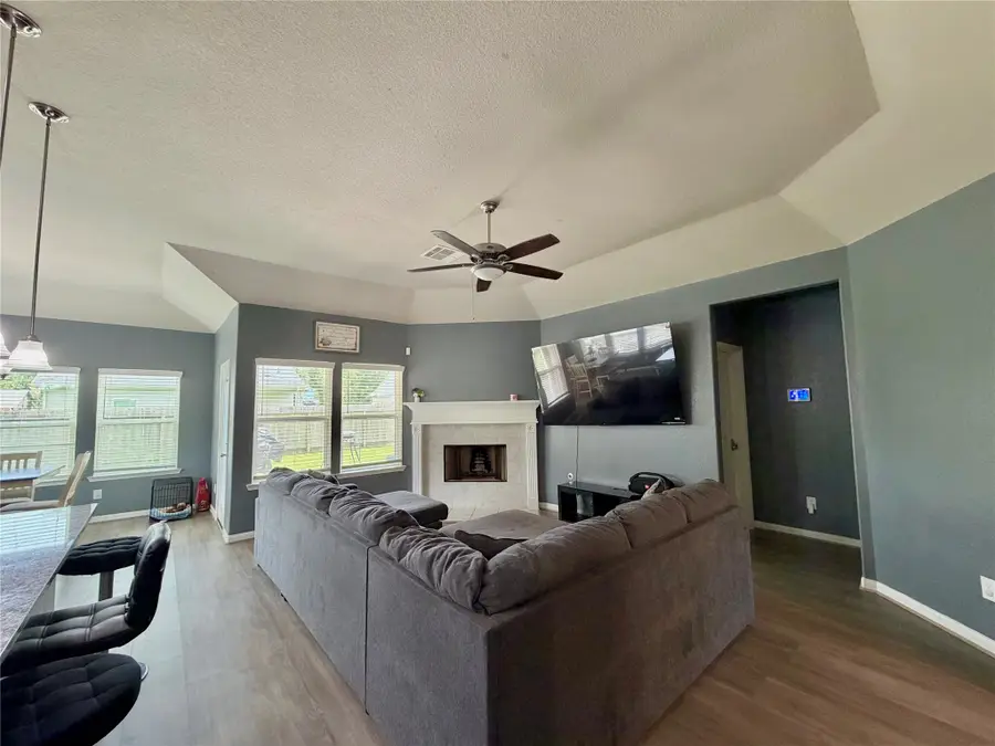 315 Woodhaven Drive, West Columbia, TX 77486 - #3
