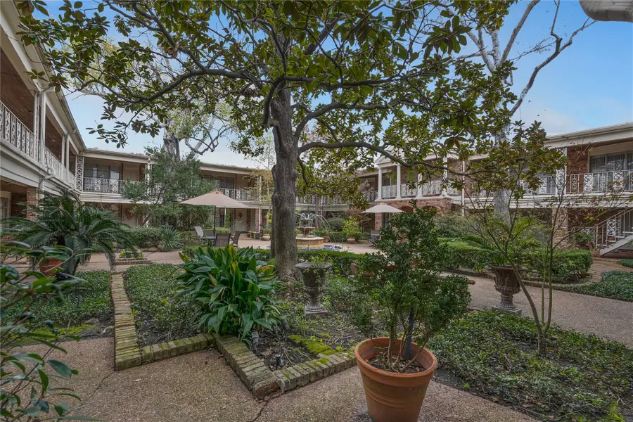 2727 Briarhurst Drive #2, Houston, TX 77057 - Image #2