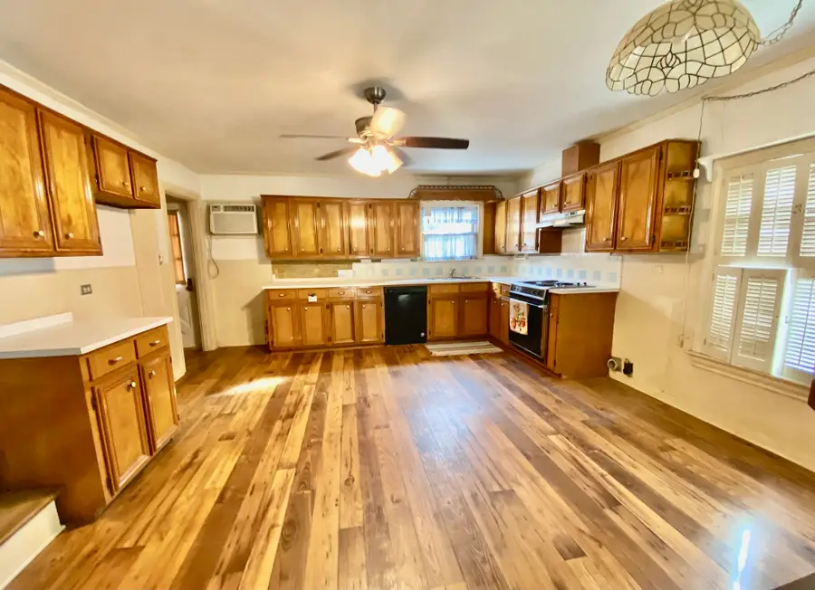 102 N Gordon Drive, Crockett, TX 75835 - #3