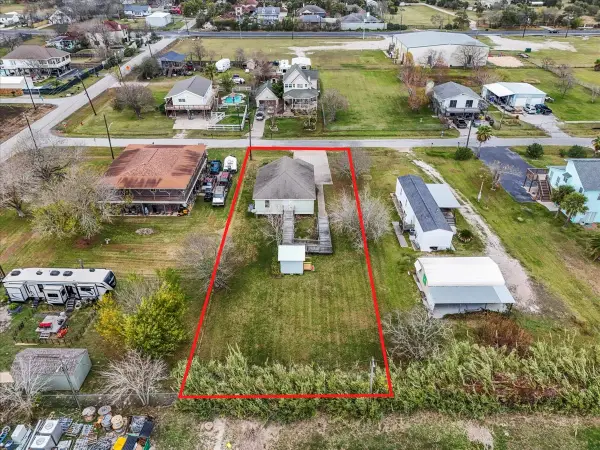 2331 Rue De Lafitte Drive, Dickinson, TX 77539