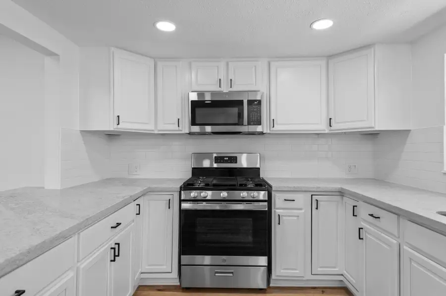 33 17th Avenue N, Texas City, TX 77590 - Image #2