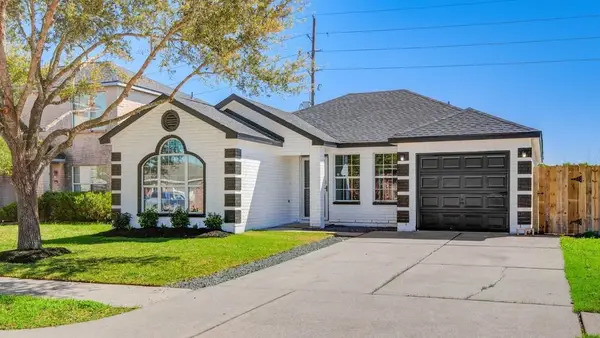 12610 Rio Bravo Street, Rosharon, TX 77583