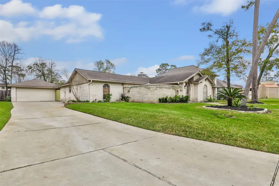 3109 Woodland Court, La Porte, TX 77571 - Image #2
