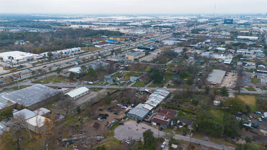 521 Blue Bell Road, Houston, TX 77037 - Image #3