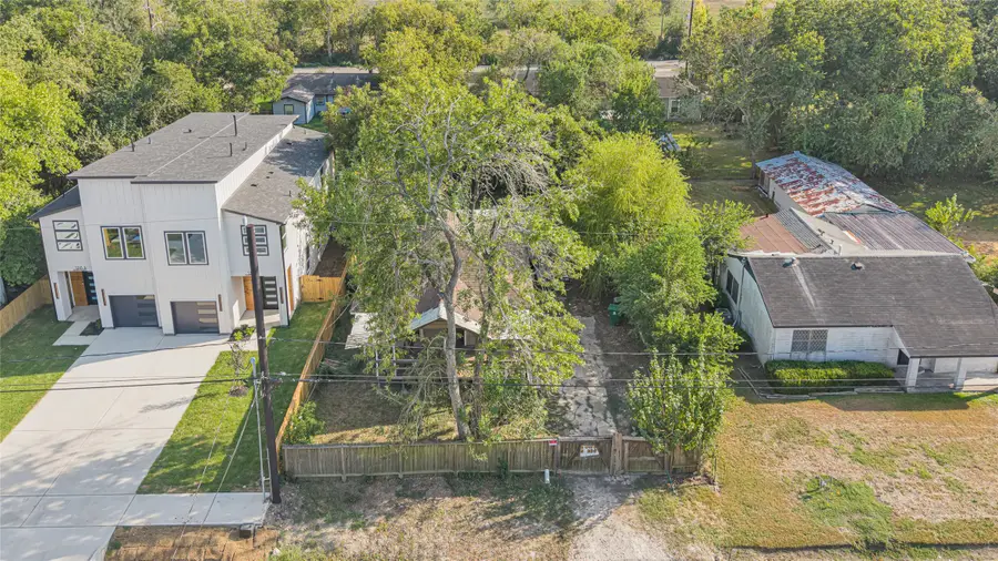 5214 Higgins Street, Houston, TX 77033 - #2