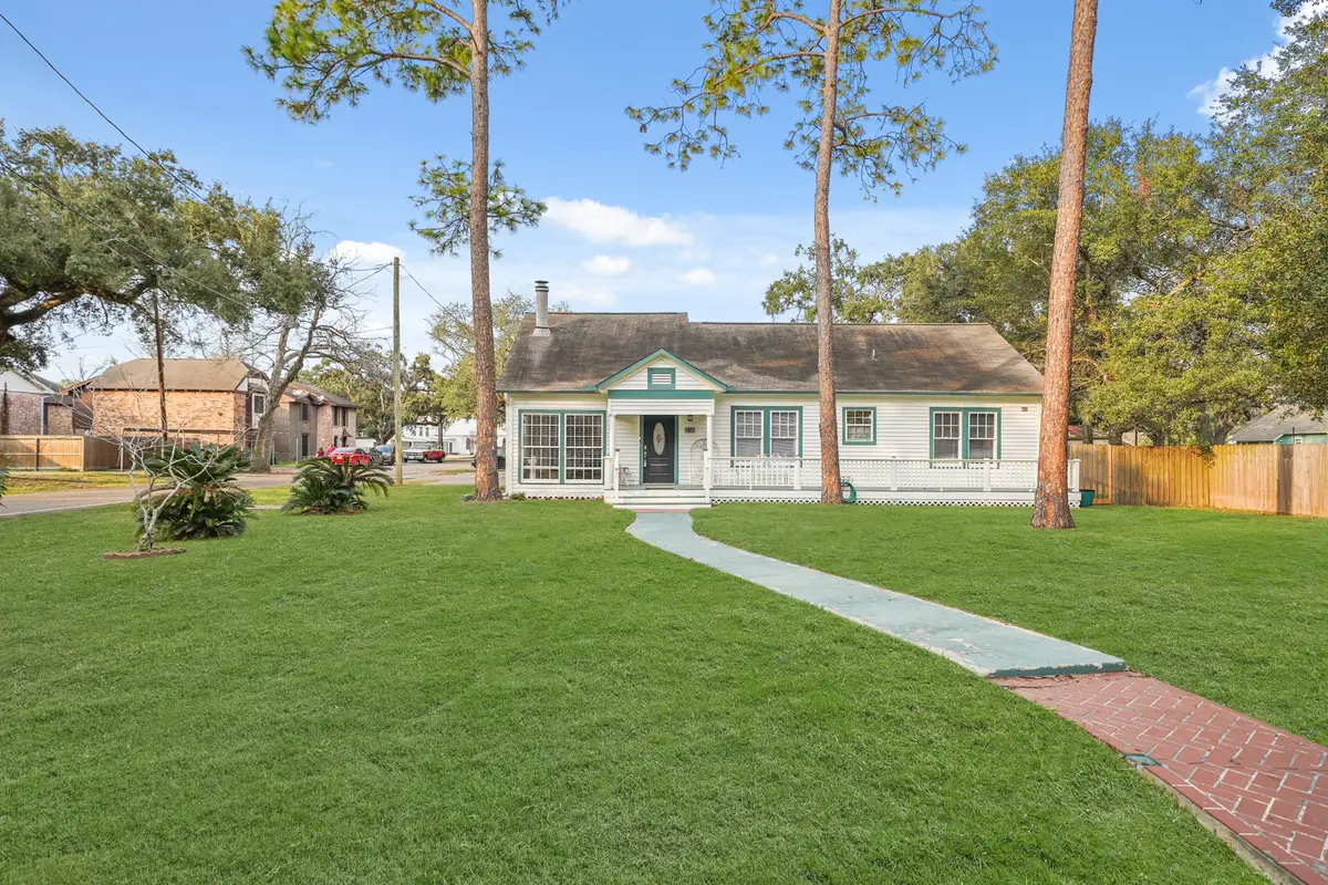 316 W Lang Street, Alvin, TX 77511 - Image #1