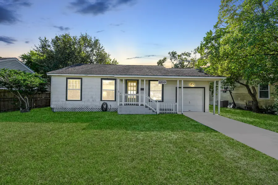 1203 17th Avenue N, Texas City, TX 77590 - Image #2