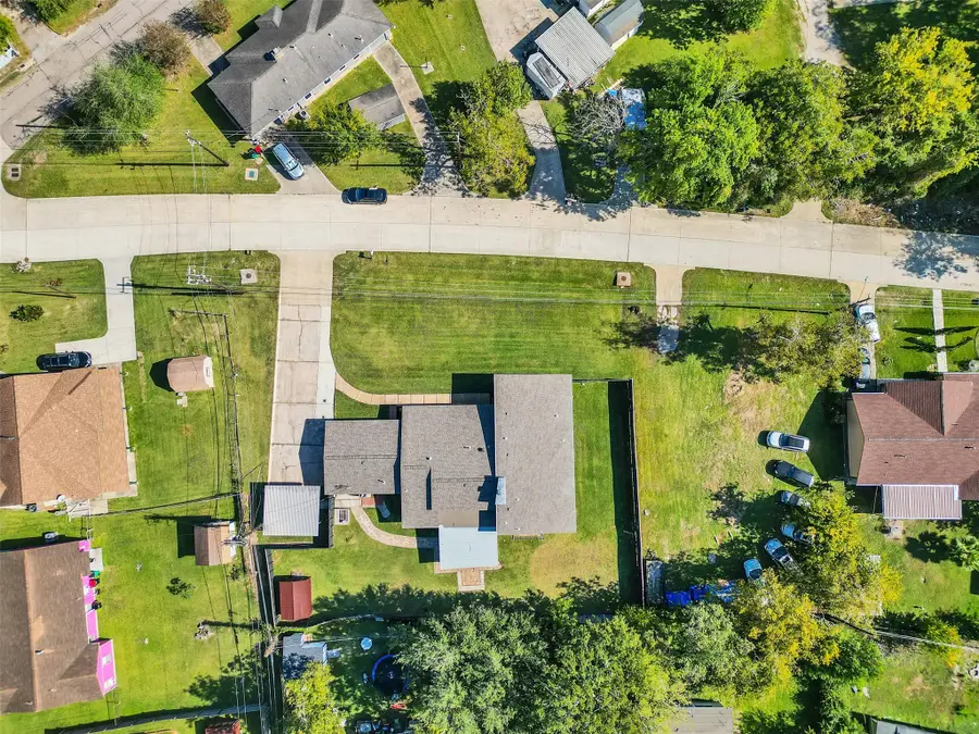 2011 Durrain Ferry Road, Baytown, TX 77520 - Image #2