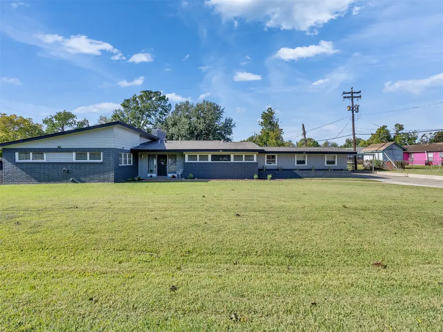 2011 Durrain Ferry Road, Baytown, TX 77520 - Image #3