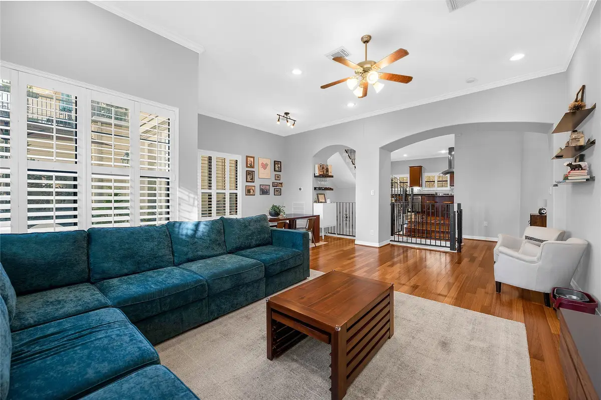 2043 W 14th 1/2 Street, Houston, TX 77008 - Image #1