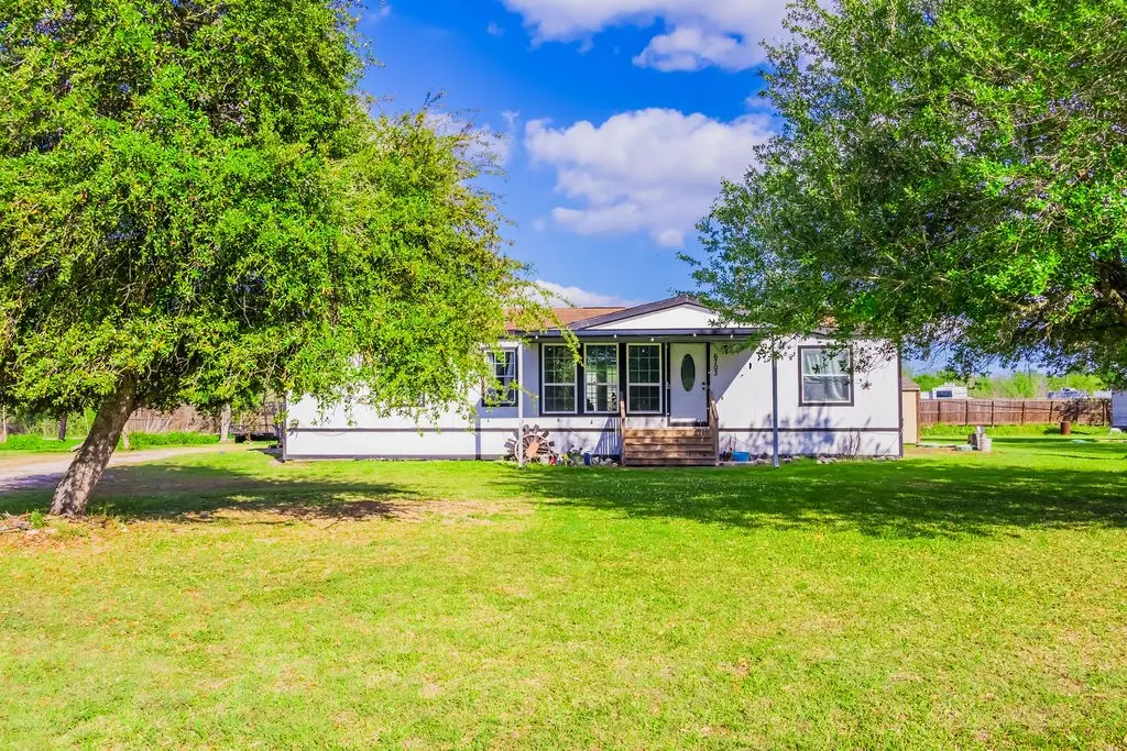 6703 Trail Loop E, Rosharon, TX 77583 - #1