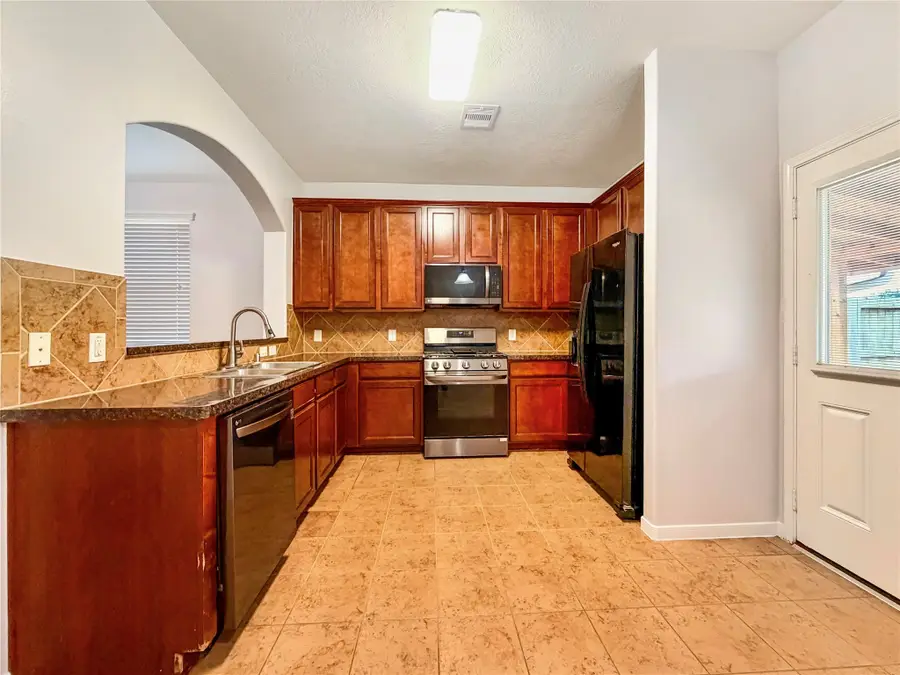 4710 Meadow Way Drive, Deer Park, TX 77536 - Image #3