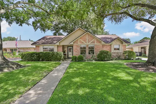 614 Seaway Drive, El Lago, TX 77586