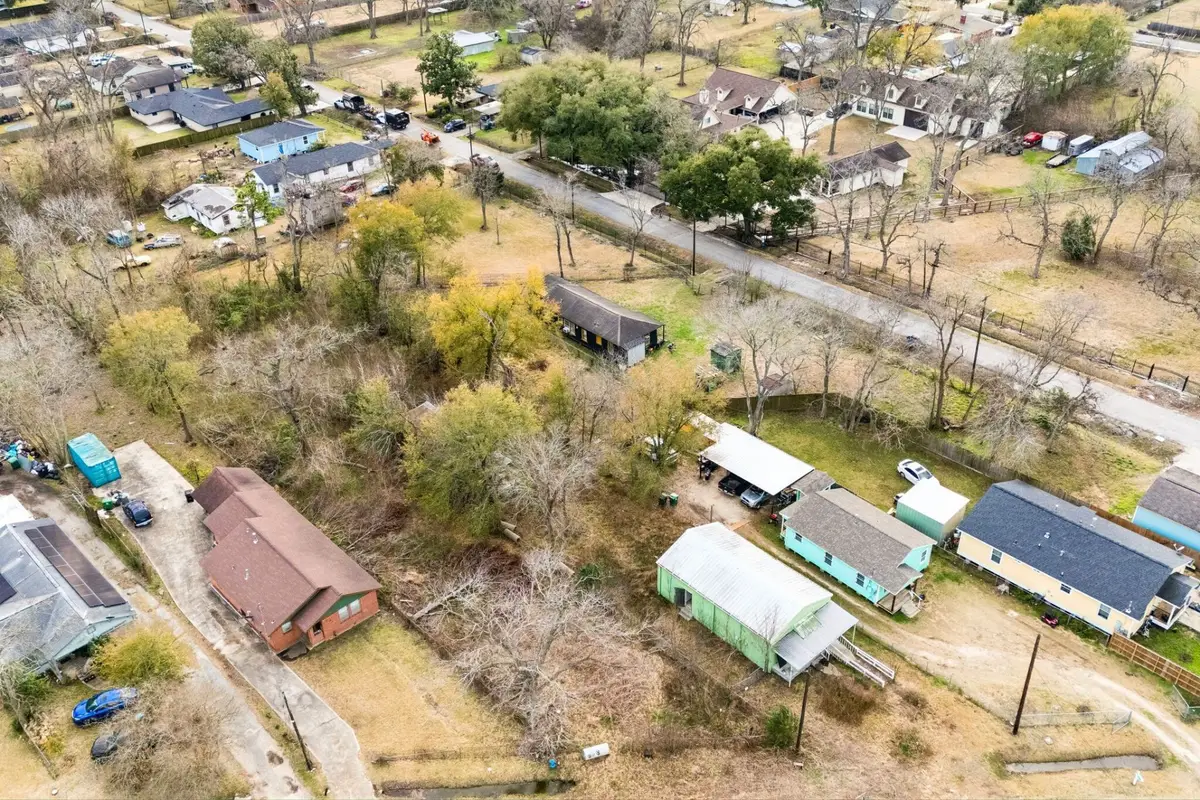 5222 Bennington Street, Houston, TX 77028 - Image #1