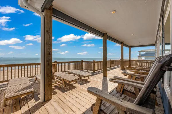 1240 Gulf Road, Crystal Beach, TX 77650