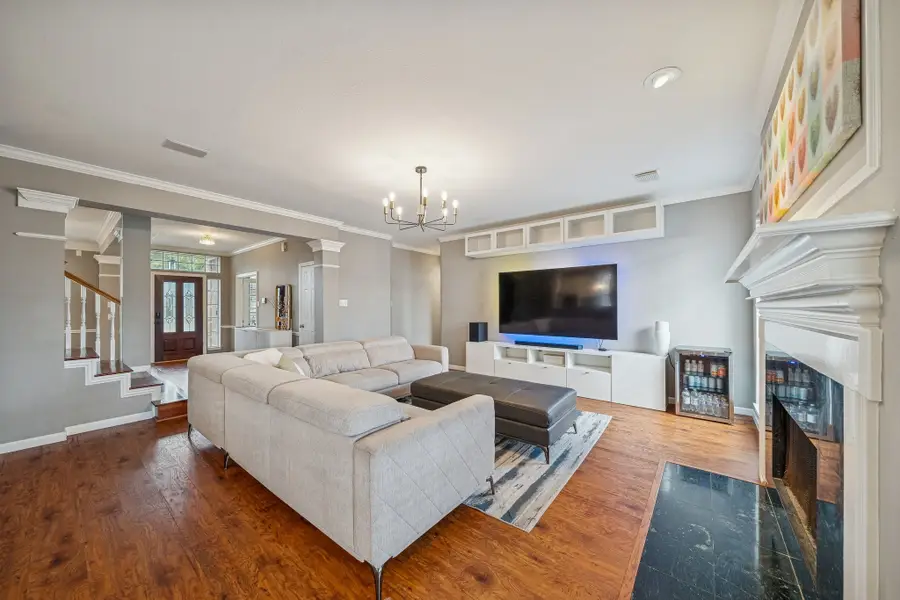 2027 Valleria Court, Sugar Land, TX 77479 - Image #3