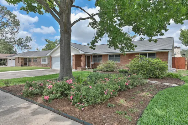 2427 Willowby Drive, Houston, TX 77008