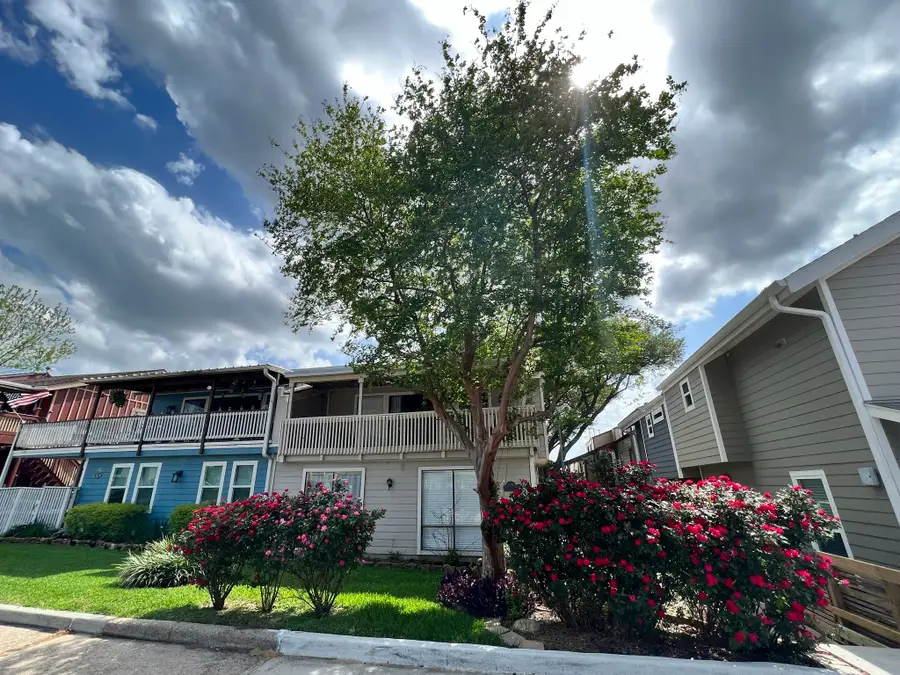 129 April Point Drive N, Conroe, TX 77356 - #2